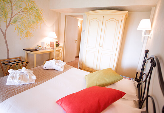 Chambre d'hôtel au style provençal